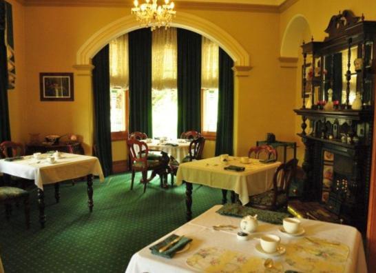 Ormiston House Bed & Breakfast Strahan Ngoại thất bức ảnh